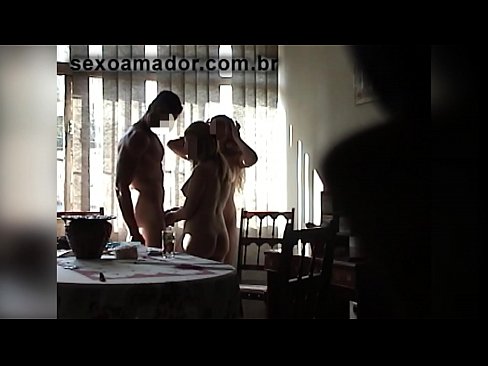 ❤️ Amigos sexuais convidam um homem gigante e um ménage à trois com ele ️ Porno doméstico em porno pt.makesexnotwar.ru